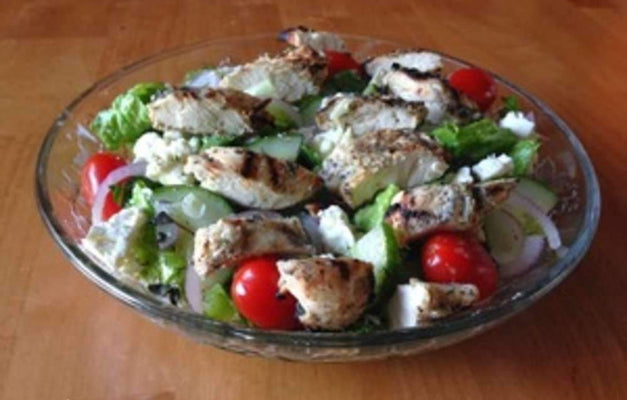 Greek Salad with Grilled Chicken & Lemony Dressing