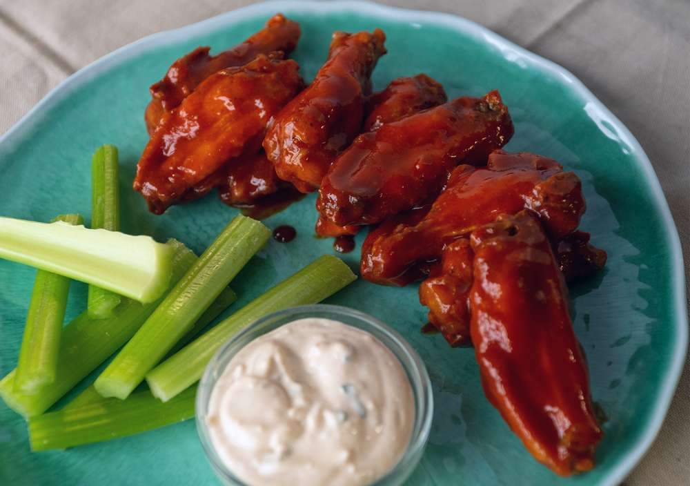 Restaurant-Style Buffalo Wings and Sauce
